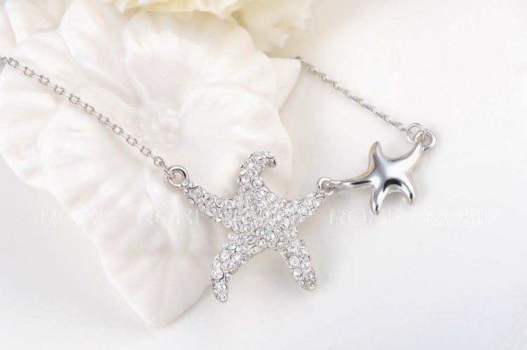 THE QUEEN'S DOUBLE STARFISH NECKLACE