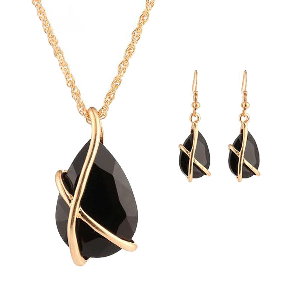 The Queen's Susetone Jewelry Set