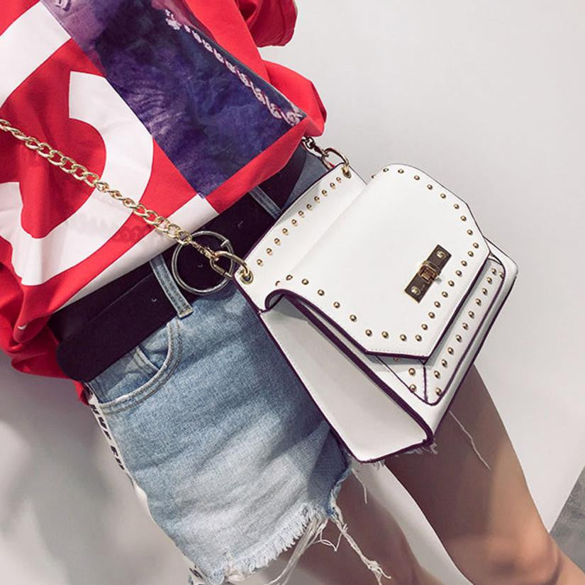 THE QUEEN'S CHAIN LEATHER HANDBAGS