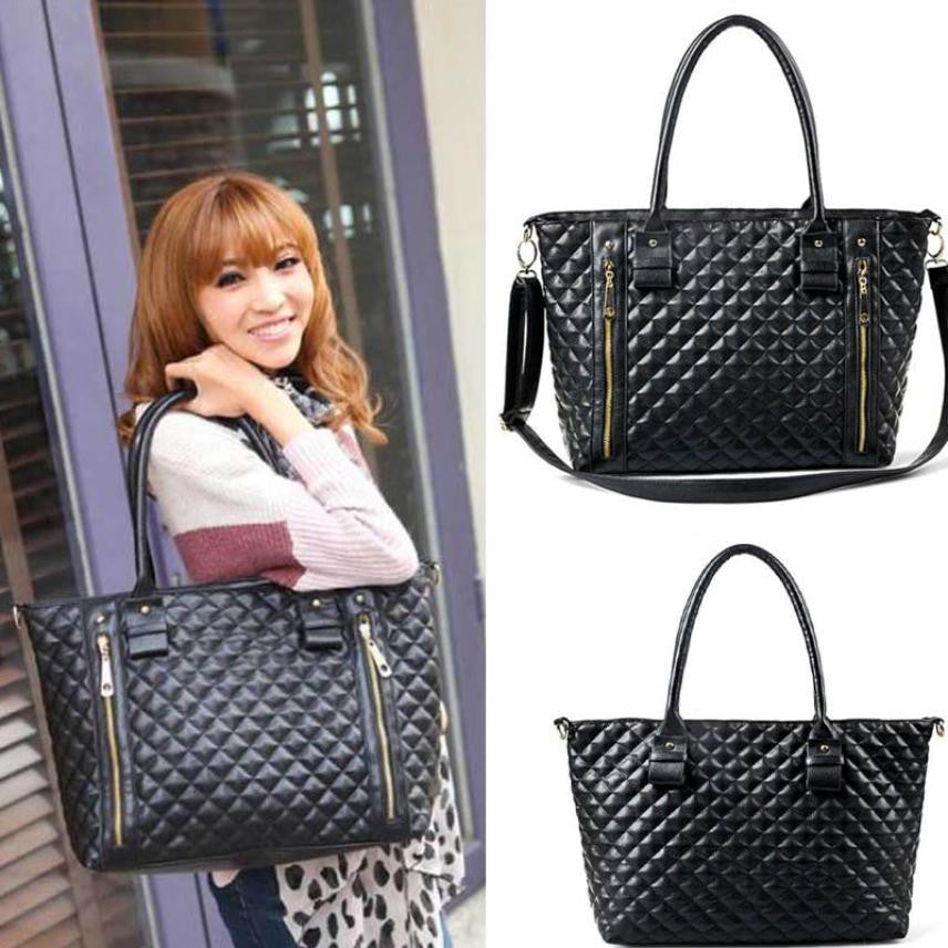 THE QUEEN'S LEATHER SOLIDE WINTER HANDBAG