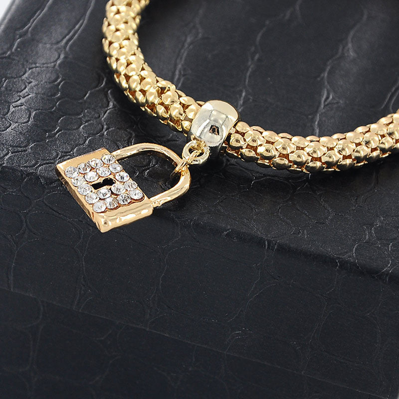 LOVER'S KEY CRYSTAL BRACELETS FOR QUEENS