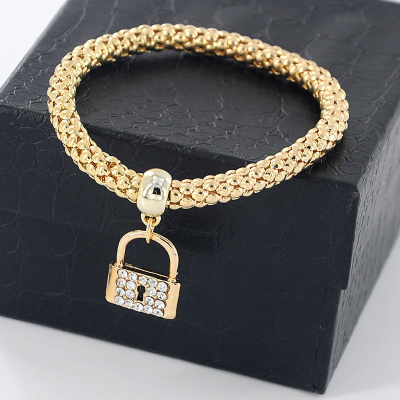 LOVER'S KEY CRYSTAL BRACELETS FOR QUEENS