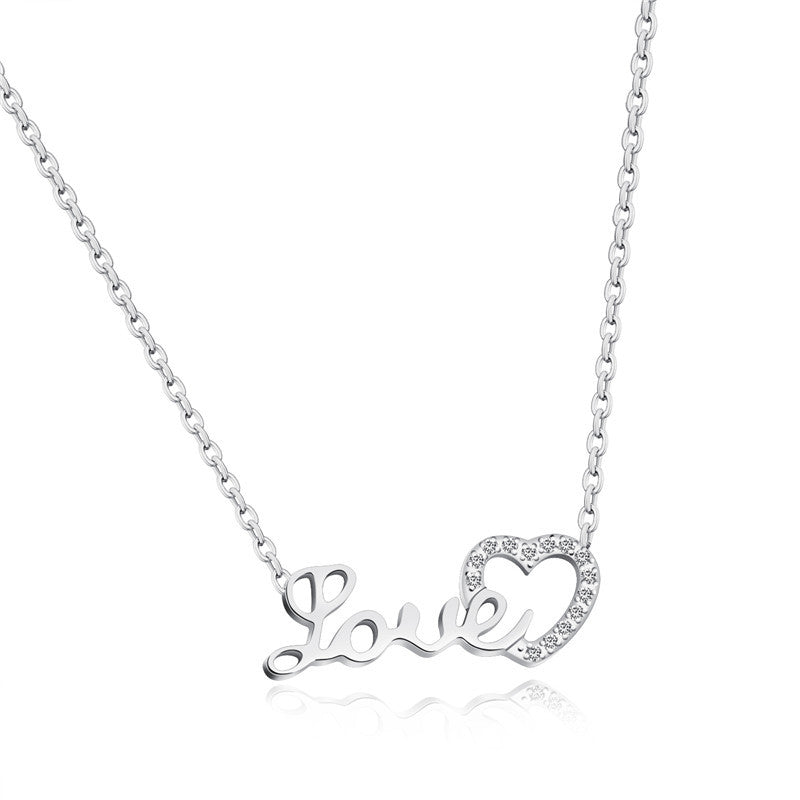 THE QUEEN'S LOVE HEART CHAIN