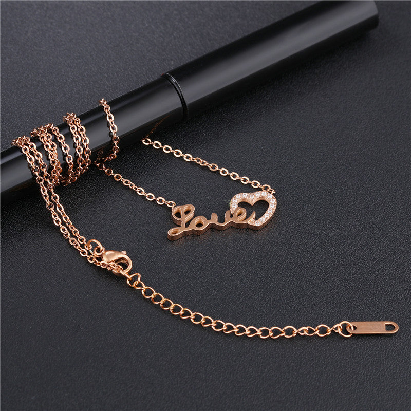 THE QUEEN'S LOVE HEART CHAIN