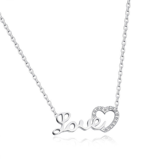 THE QUEEN'S LOVE HEART CHAIN